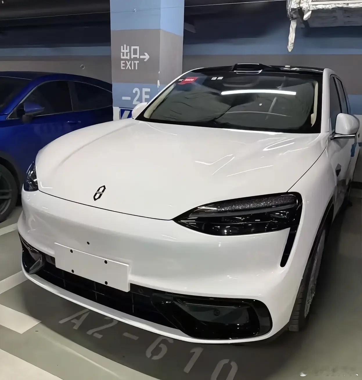 问界M6大量无伪实车图来了！据说有宁德时代的钠电池，低温性能突出，成本更低，起售