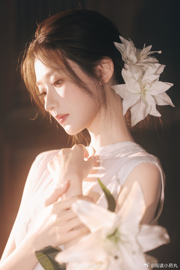 杨雨潼我的漂亮小众女星杨雨潼我也是非常喜欢了，我真的是挖到了一个宝藏，气质非常优