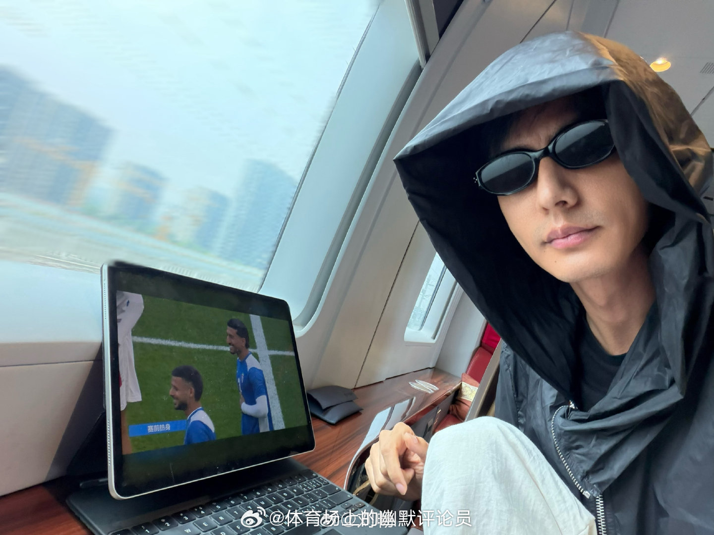 等了半天也没等到劳尔进球啊，等他轻吻戒指呢我的喝彩时刻 （
