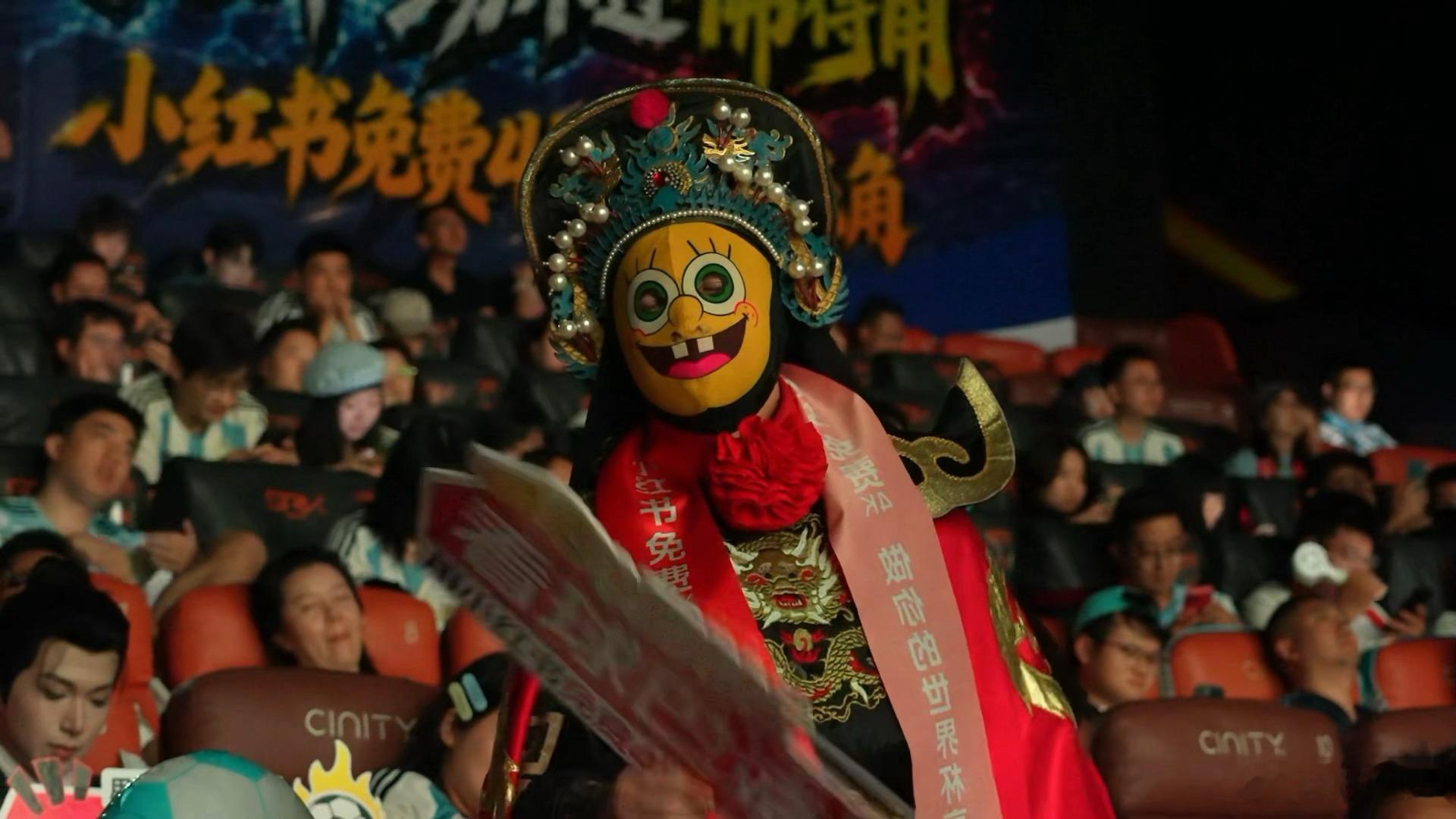 佛得角进球后球迷真变脸 谁说小国没有奇迹？他们用变脸般的顽强证明，只要心气不倒，