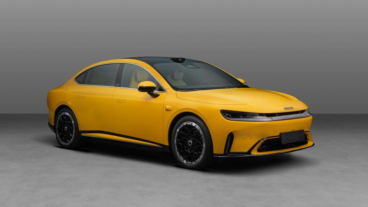 工信部车展：smart精灵6 EHD。
-三围4906*1922*1508mm，