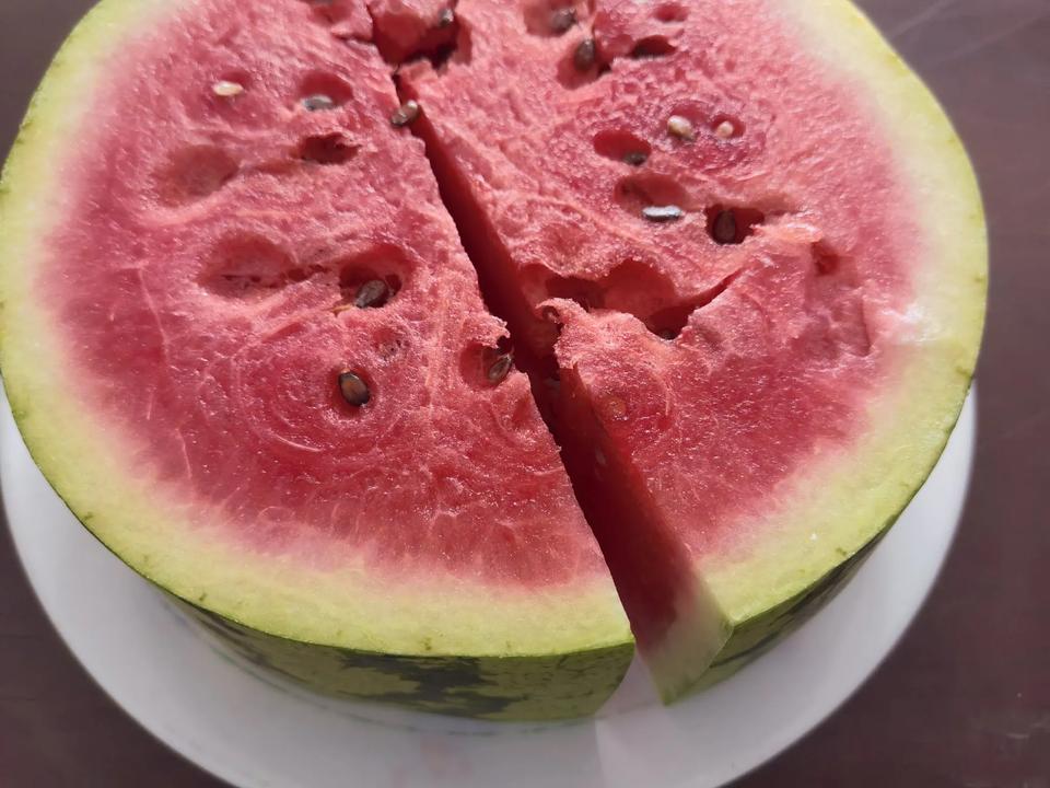 这块西瓜好吃