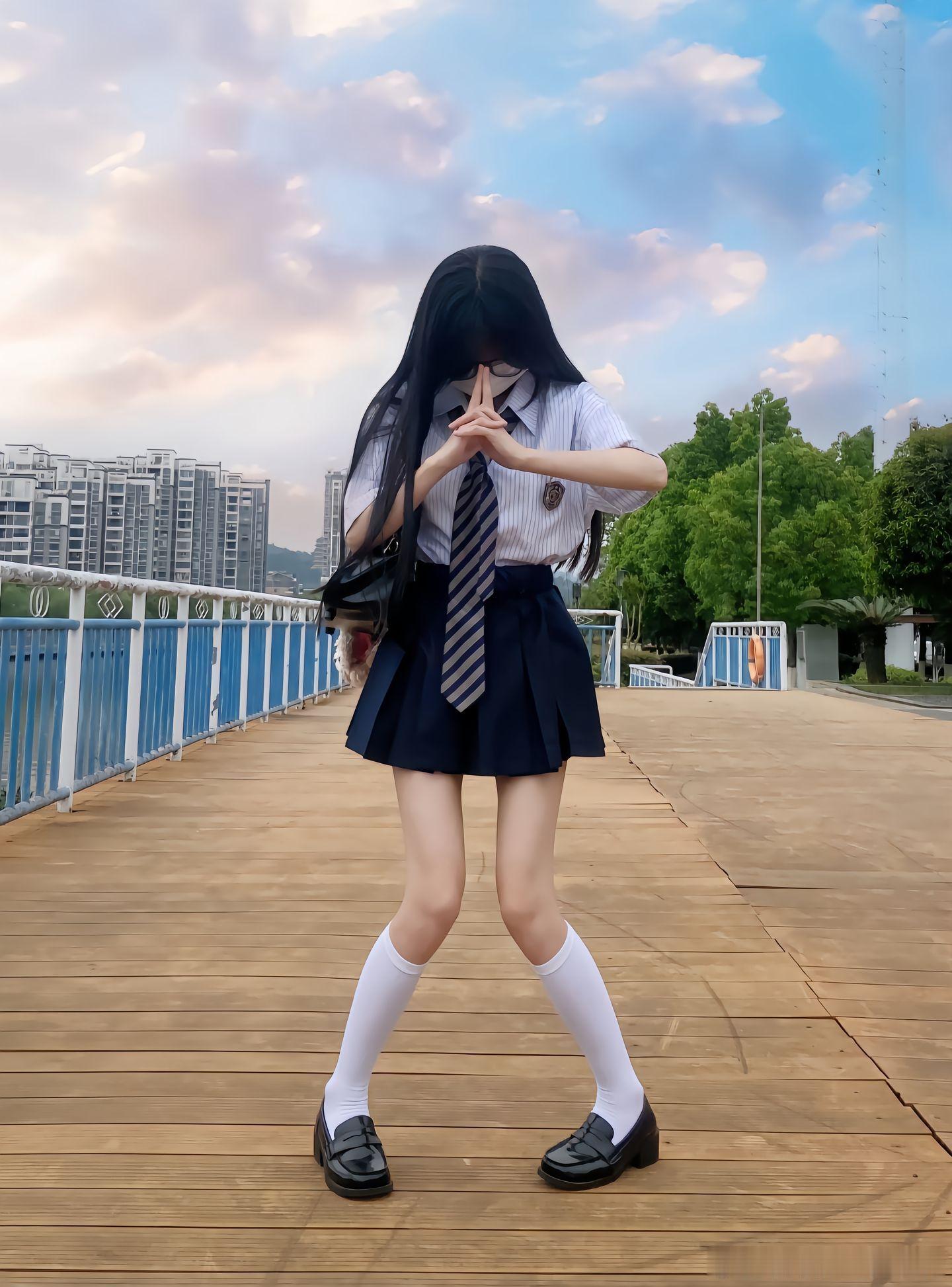 小腿袜显得可爱 ​​​