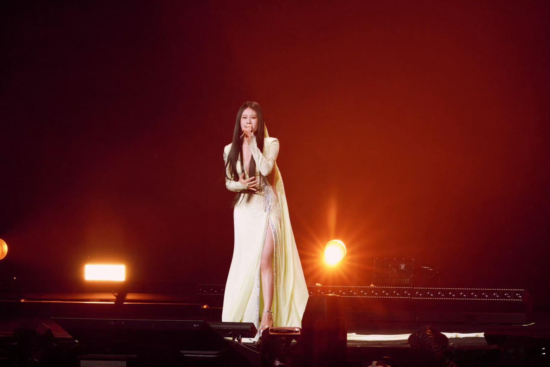 袁娅维月亮撒野巡演内地收官袁娅维演唱会来袭，而且还是内地的收官之战，相信一定会有