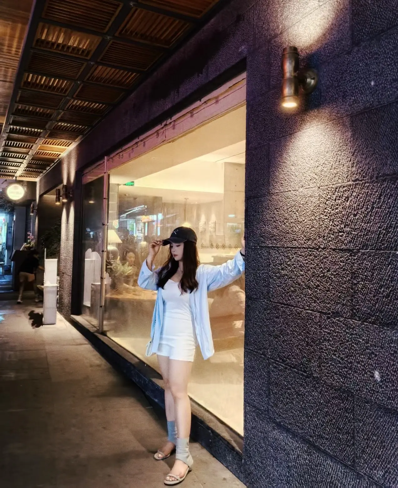 得偿所愿是童话 事与愿违才是人生 总会遇到那个让你一见面就会笑的人