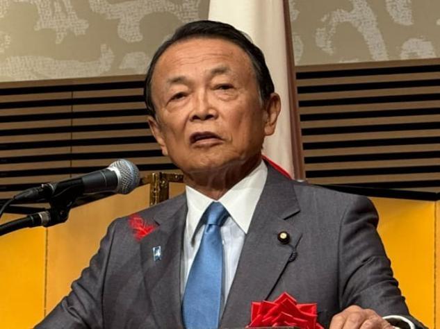 高市发声后，日本“影子首相”跳出来了：高市的言论没错，不用管中国说什么。

此人