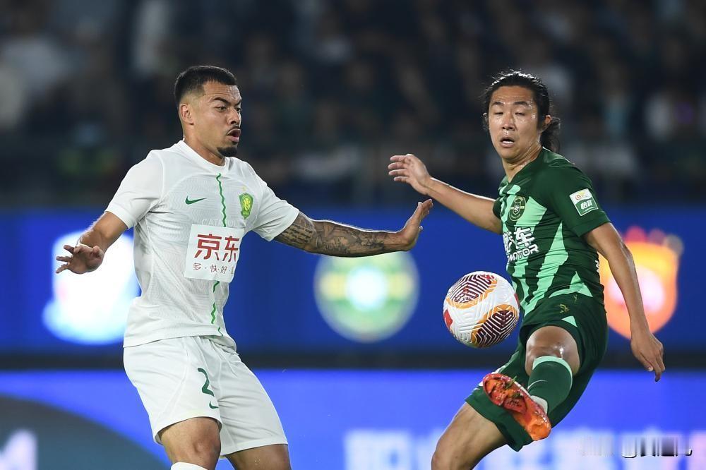 北京国安2-1浙江队  张玉宁破门曹永竞进球 国安客场战胜浙江队
中超第8轮，浙