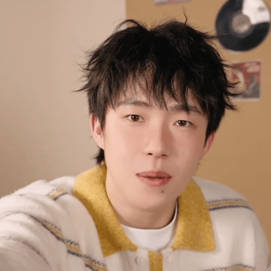 乒乓球王楚钦空气刘海刘海轻薄蓬松、自然微弧，不厚重不贴肤，完美露出眉眼，清爽干净