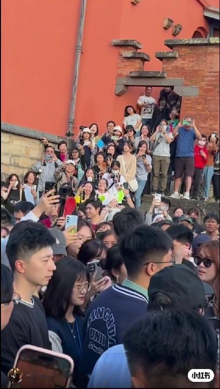 这角度《红毛城参观马龙》 