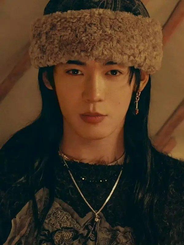 于适长发，英气又俊美，还有点野性！好迷人的气质，表现力太绝了