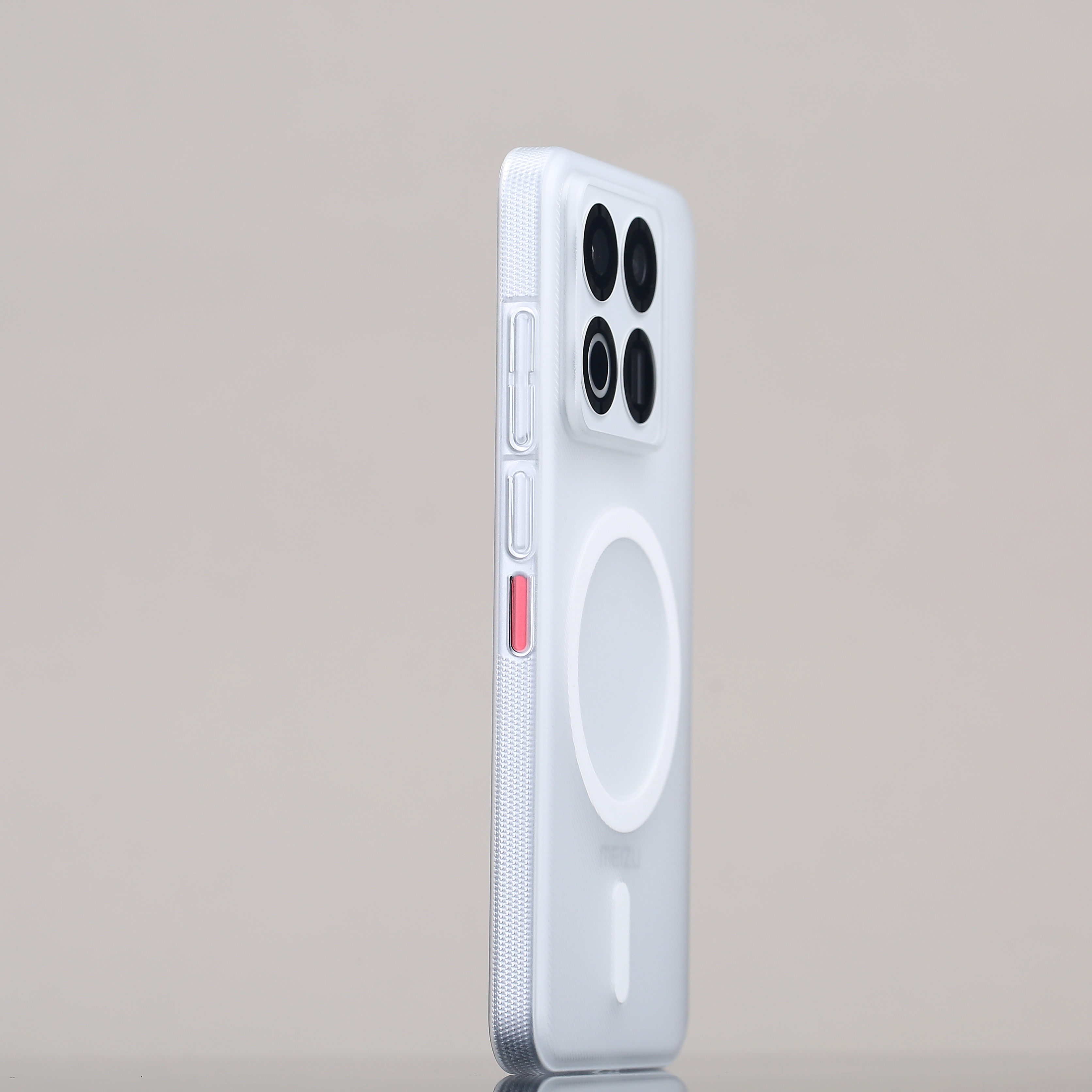 魅族 22 轻薄 PC 斜隐，磁吸款也轻至 16.3 克左右纯平磁圈无凸起，吸力