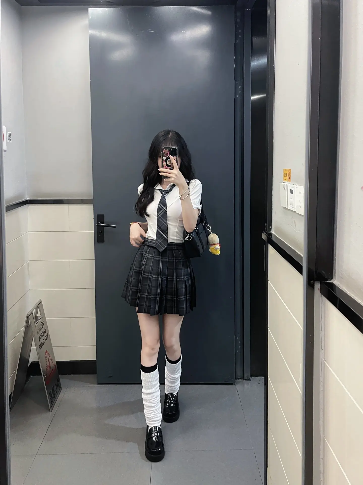 过去的事情就不要再去想了。