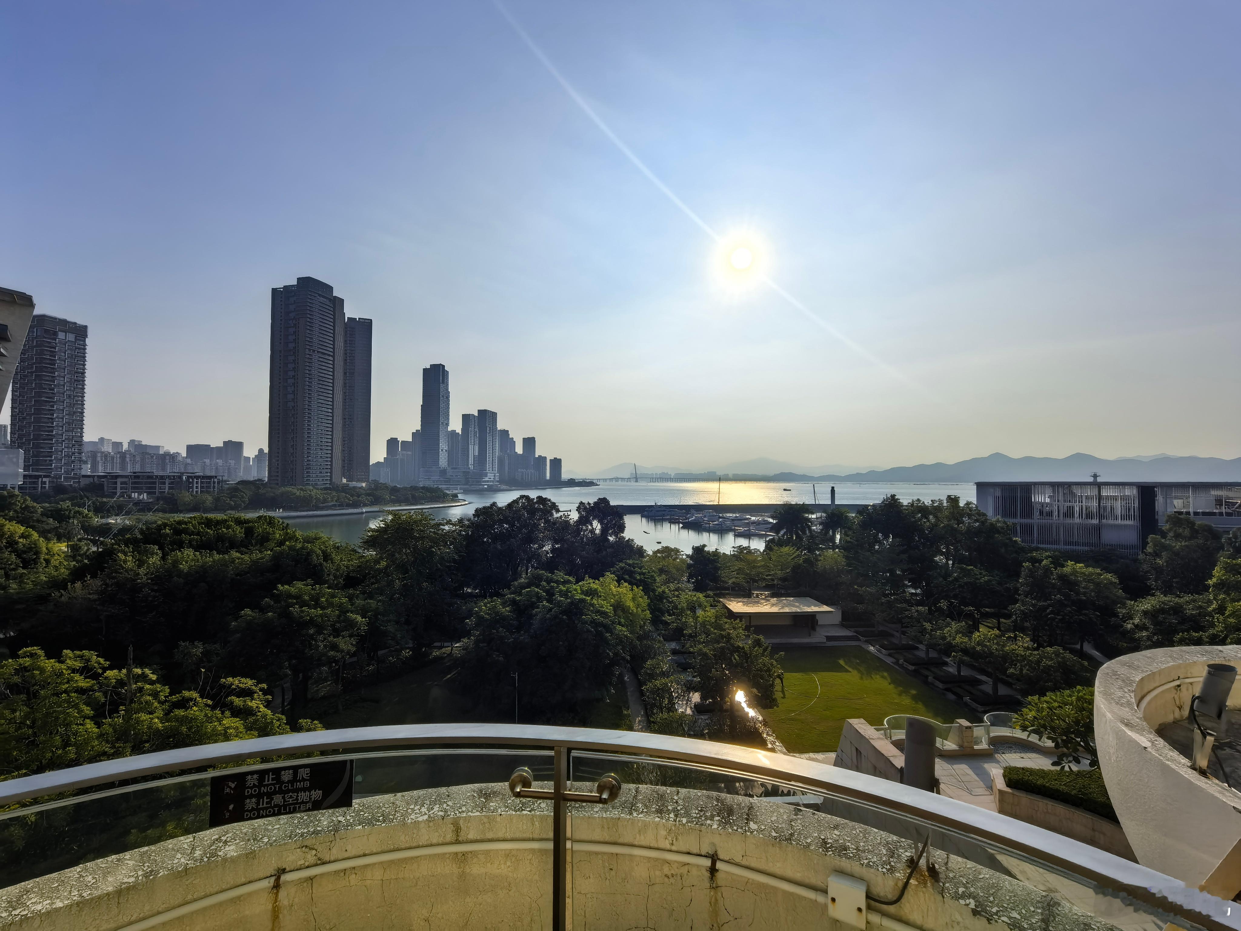 大家早。这些天很多人关心我的安全，我能理解，毕竟对面是两大富豪，有钱有权掌控舆论