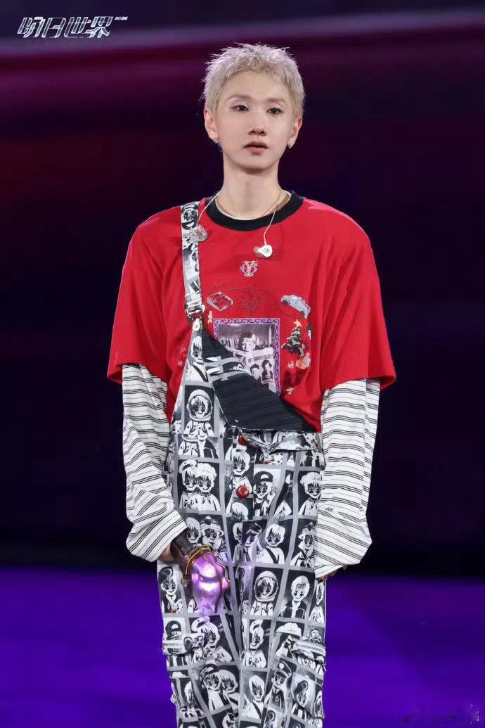 汪苏泷这是什么服从性测试汪苏泷演唱会全场斯哈太有欢乐氛围了，汪苏泷开启趣味小游戏