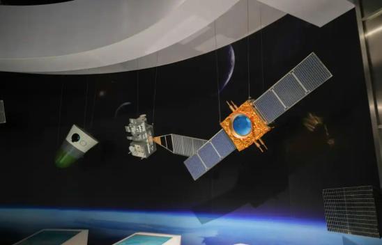 惊险揪心！4名航天员冒死闯深空，阿尔忒弥斯2号的致命风险藏不住了.历史性时刻！阿