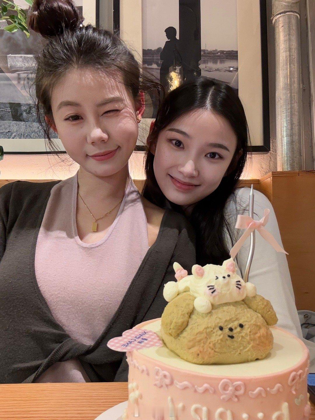 倩倩来接我回家[泪][泪]今年就干到这里啦！！ 