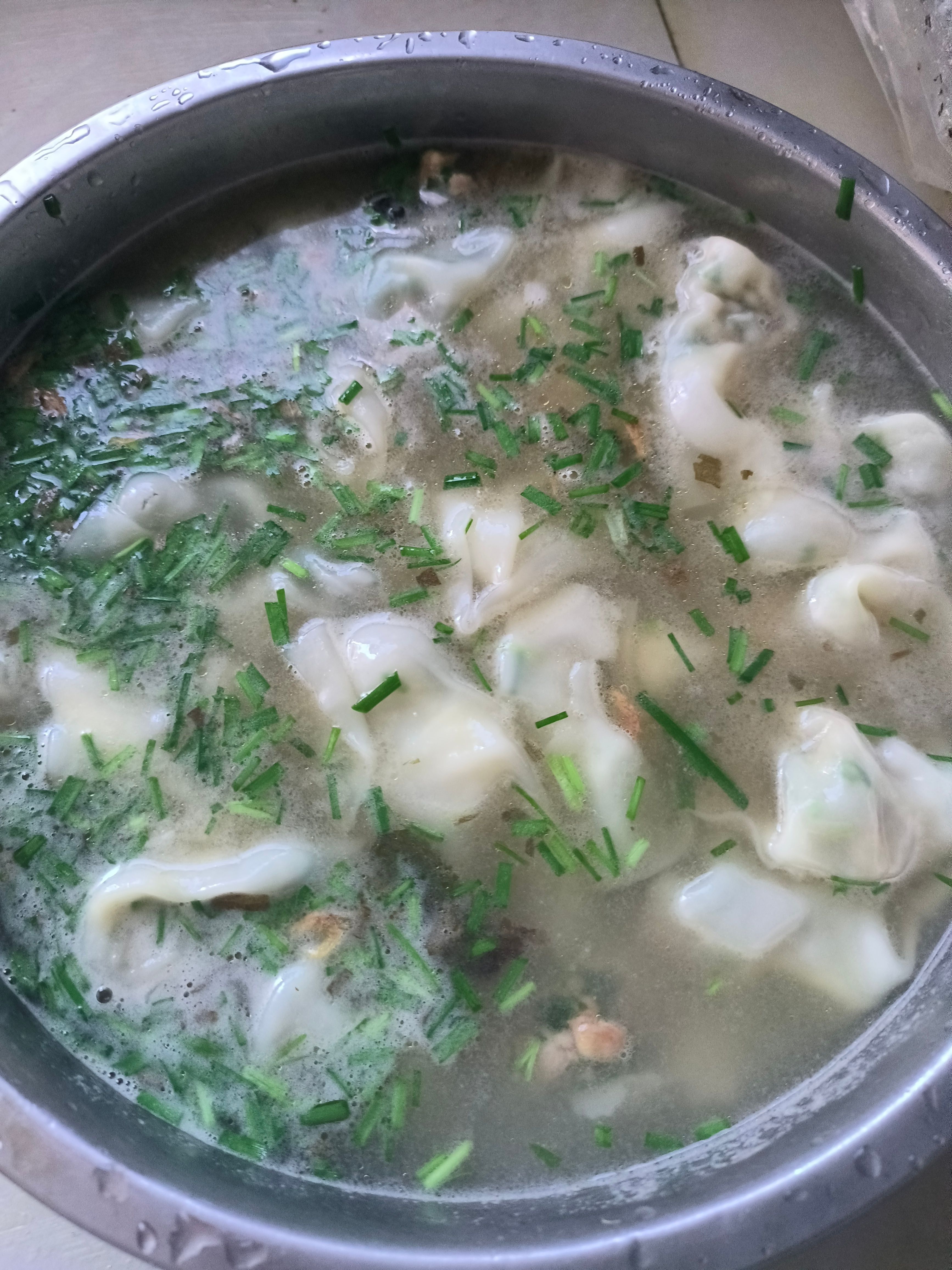 就是这个味，自己包的混沌，料足，味道也不错！[嘻嘻][嘻嘻][嘻嘻] ​​​