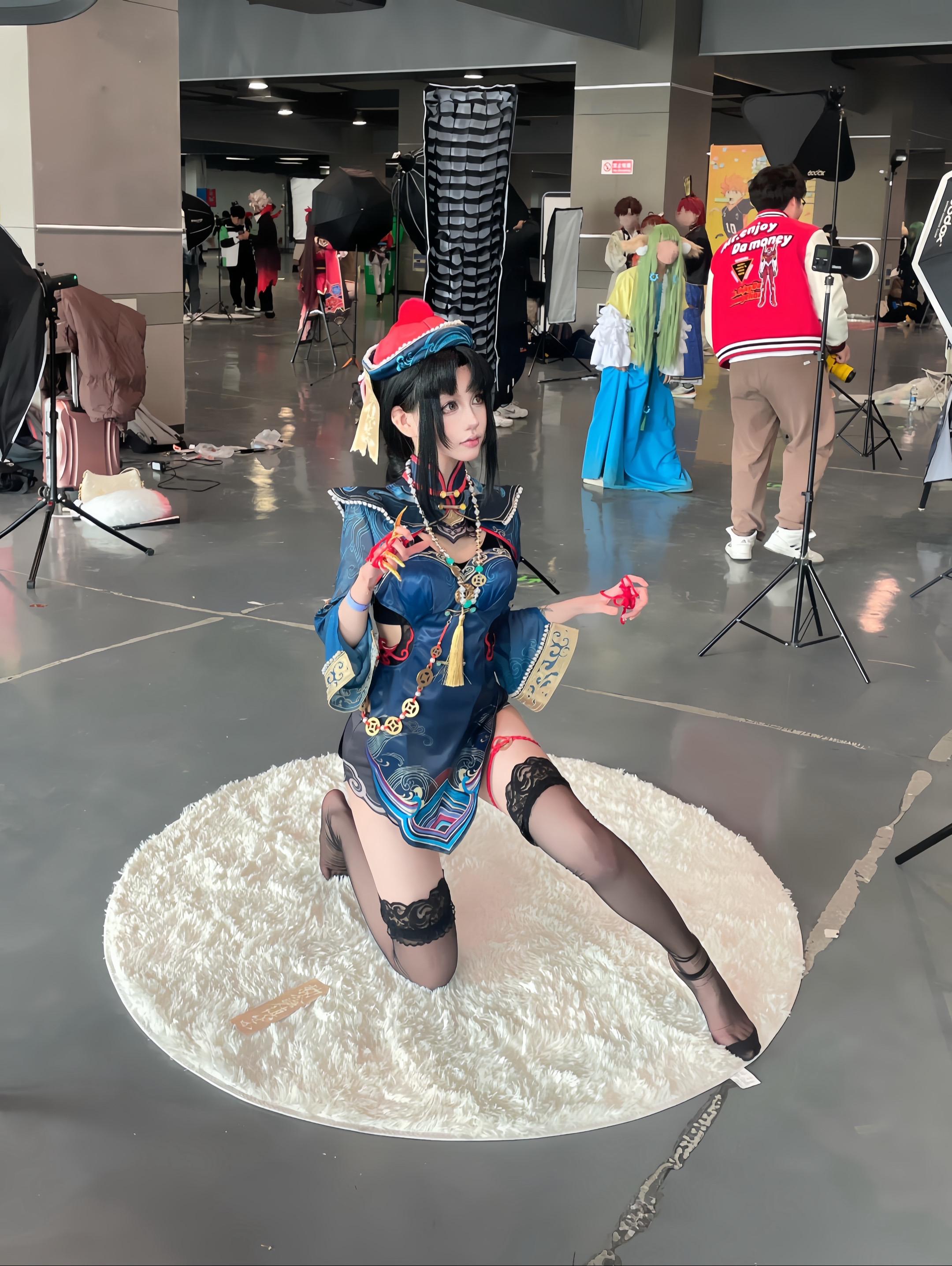 玉玲珑。拍场照的时候老婆偷拍的 然后发现好可爱ʅ(｡Ő౪Ő｡)ʃ