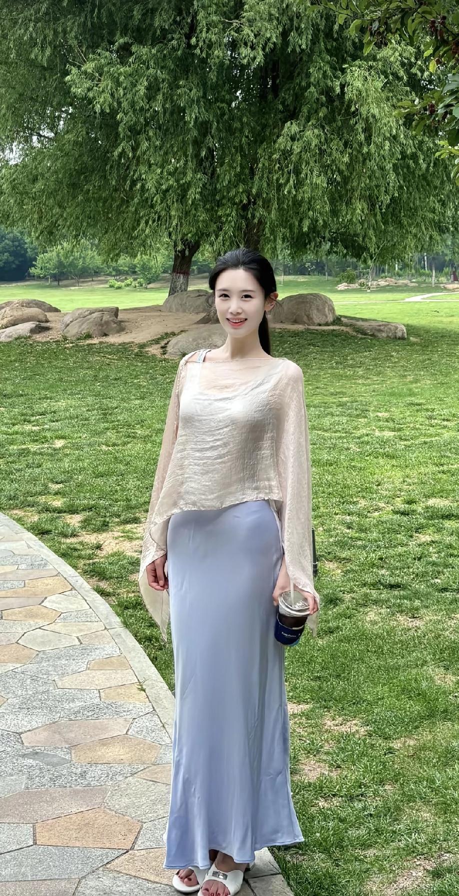 这种穿搭真好看，很淑女，很温柔，很美……魅力大方穿搭 温婉女性穿搭 美女 气质美