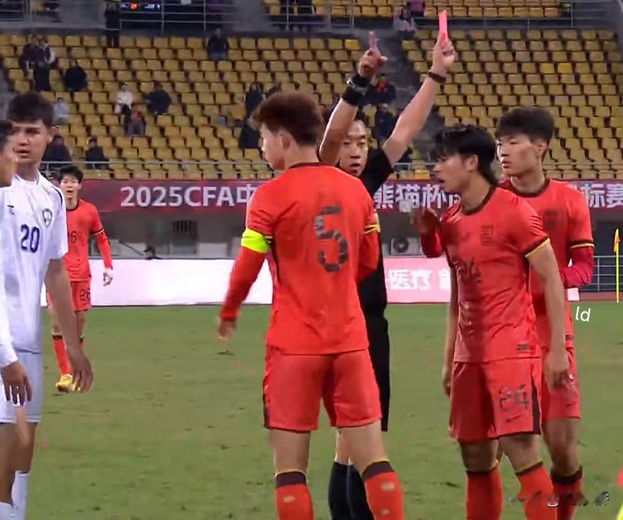 汪士钦该向球迷和队友道歉！

熊猫杯第一场，汪士钦在对阵越南时失误造成丢球，赛后
