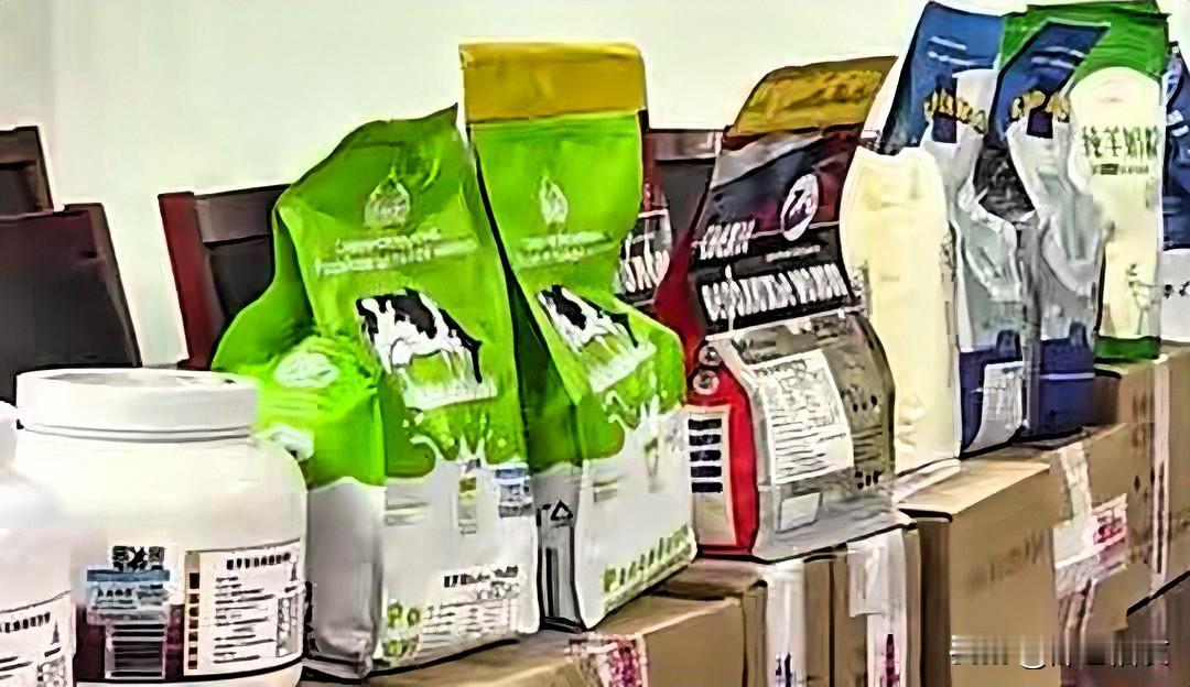 大主播一句：“我家奶粉我娃也喝”，
直接把“信任”变成了“现金”。

为了赚钱真