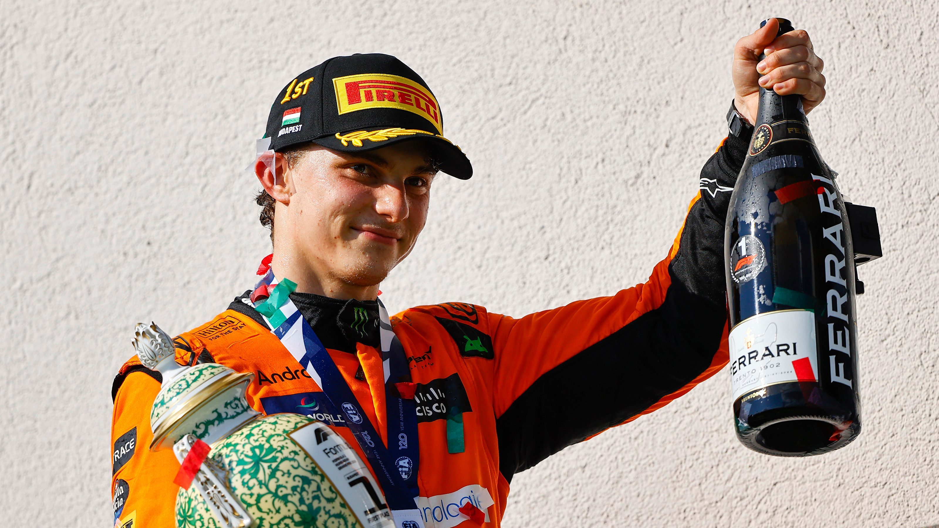 bro跟我一样，连续看了两场比赛 上海