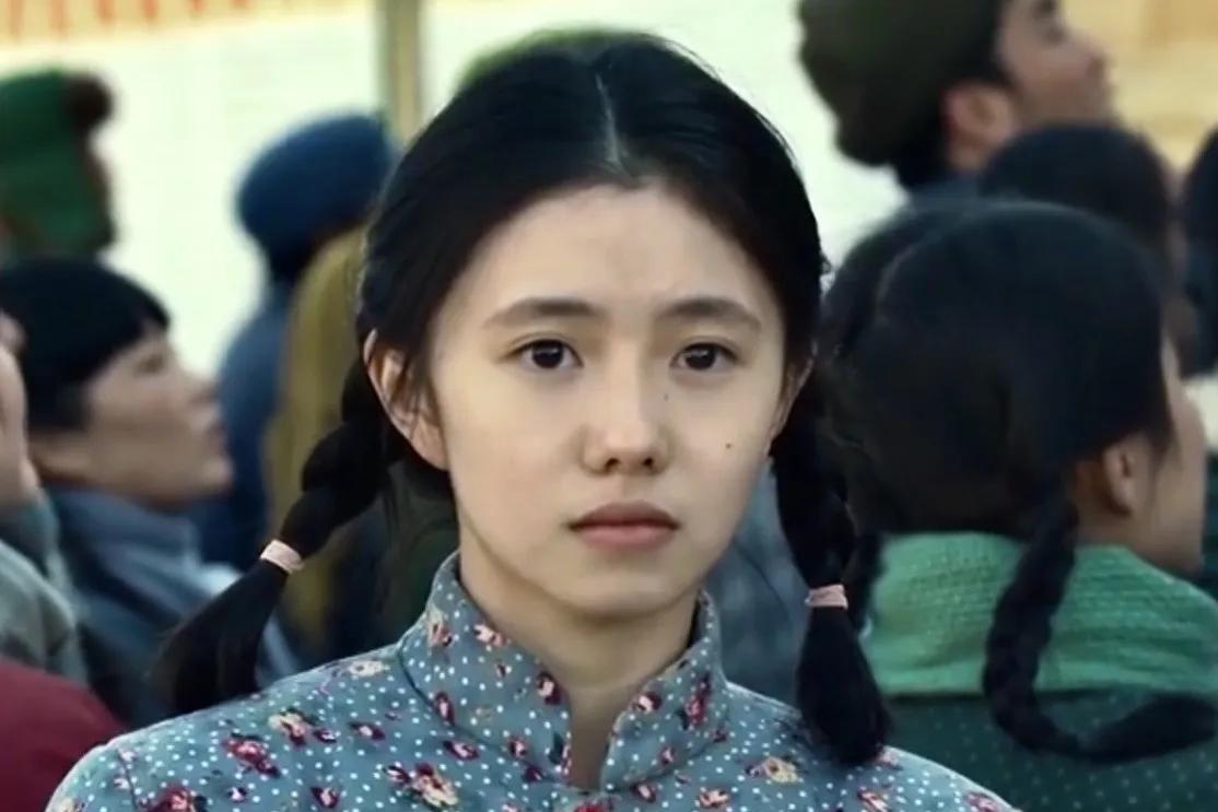 为什么张艺谋的作品每一部都这么火，因为他会用演员啊，你看刘浩存，秦海璐，张嘉译等