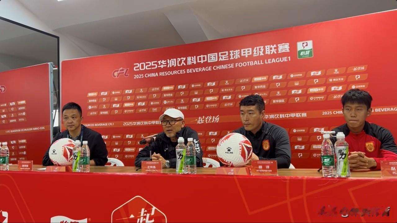 明天下午15:30分，中甲联赛将迎来最后一轮比赛！两支冲超热门球队重庆铜梁龙和广