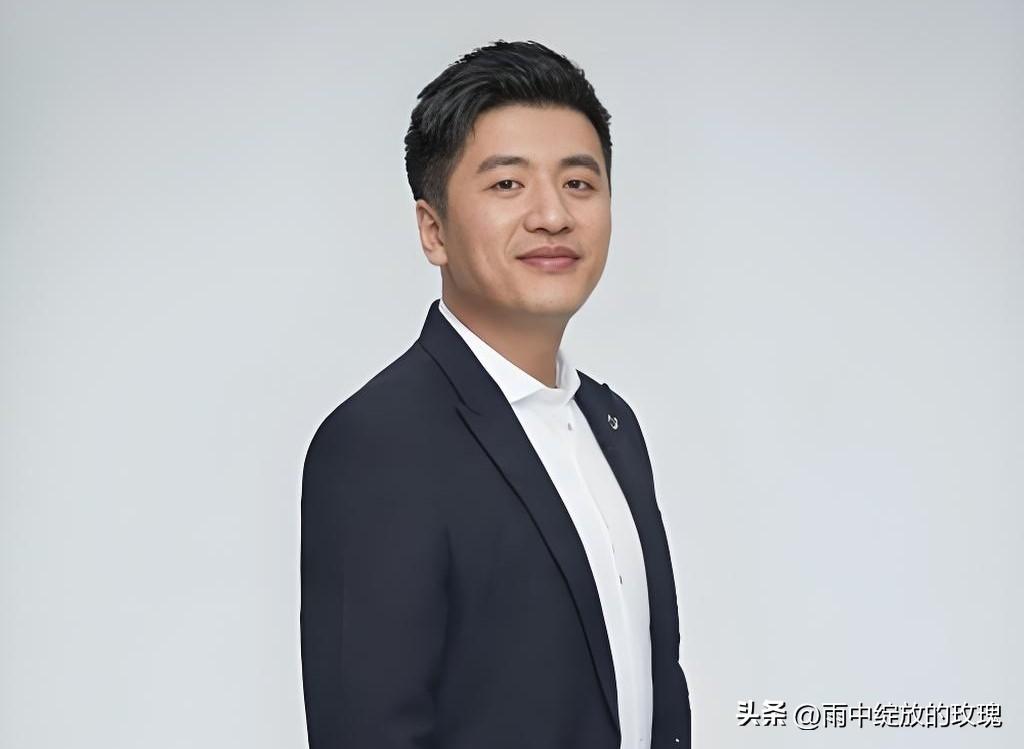 痛别！张雪峰老师不幸离世，愿一路走好🕯️
 
峰学蔚来正式发布讣告，张雪峰老师