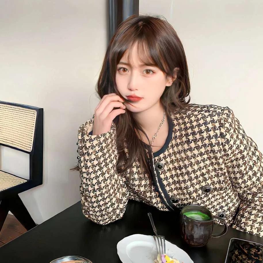 情人，你体验过她的温柔，体验过她的“身体”，
但是你却看不透她的心，看不透的人，