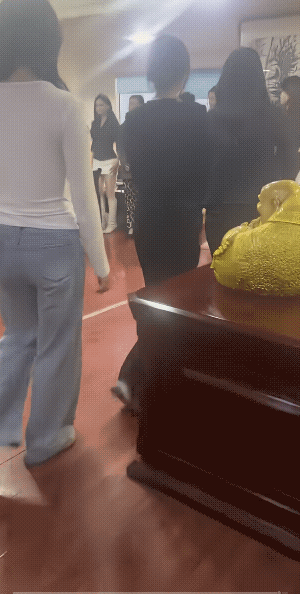 这面试，不仅是随意不严谨，看上去甚至还有点荒唐，有不尊重人之感觉，估计工作也好不