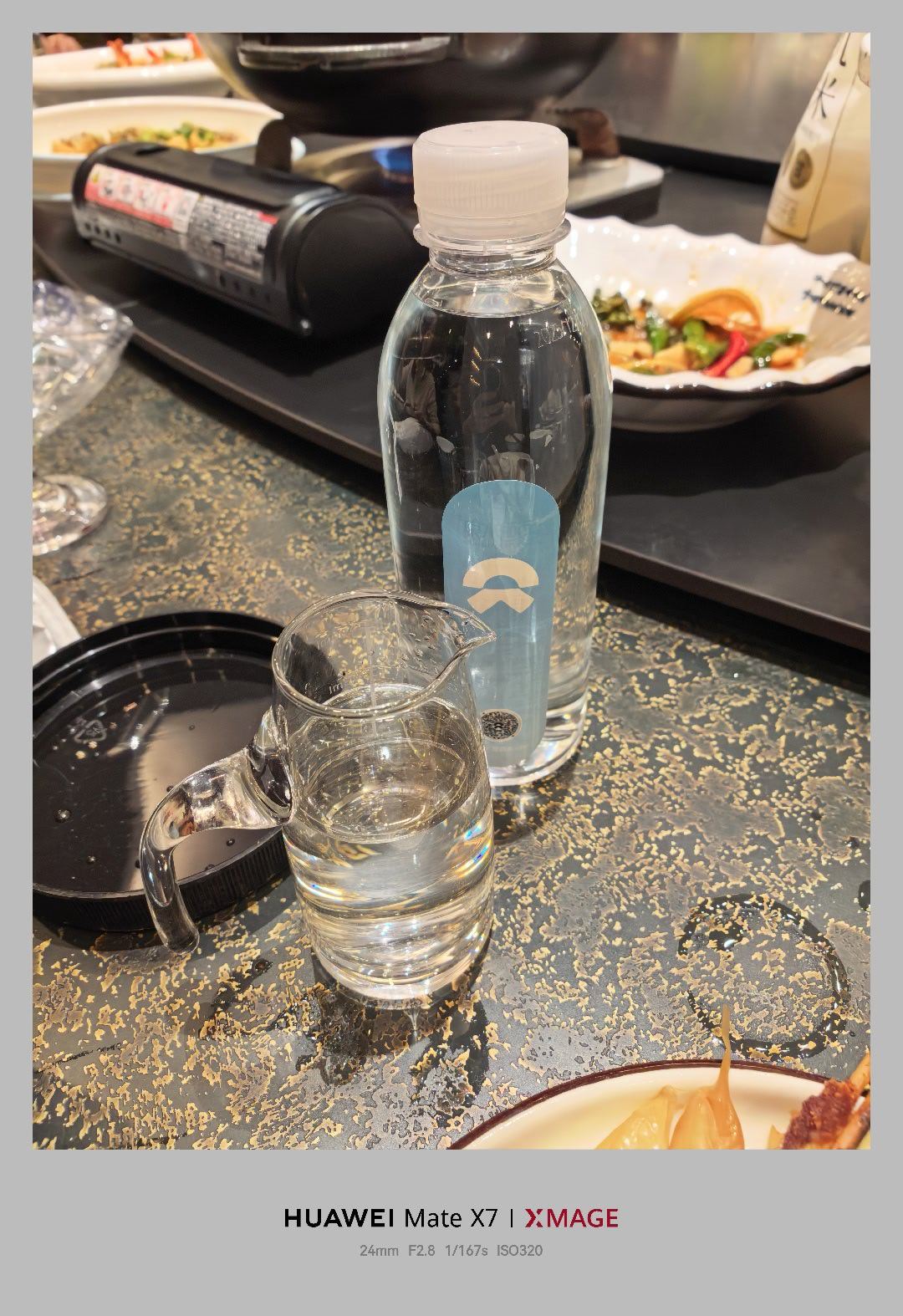 感谢蔚来的水和红酒