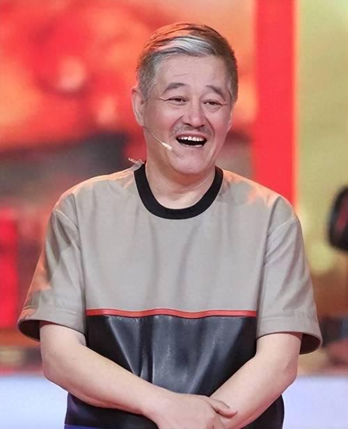 喜剧圈出场费榜单引争议！德云社全员上榜，赵本山宋小宝却意外缺席？
 
德云社成员