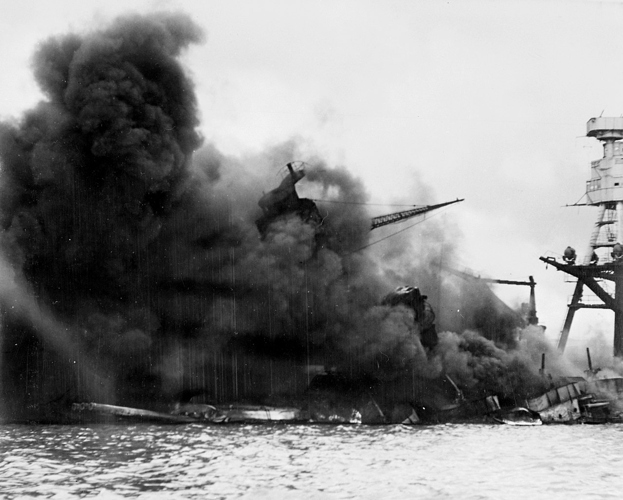 历史上的今日  1941年１ ２ 月 ８ 日 　  日 本 海 空 军 突 然 