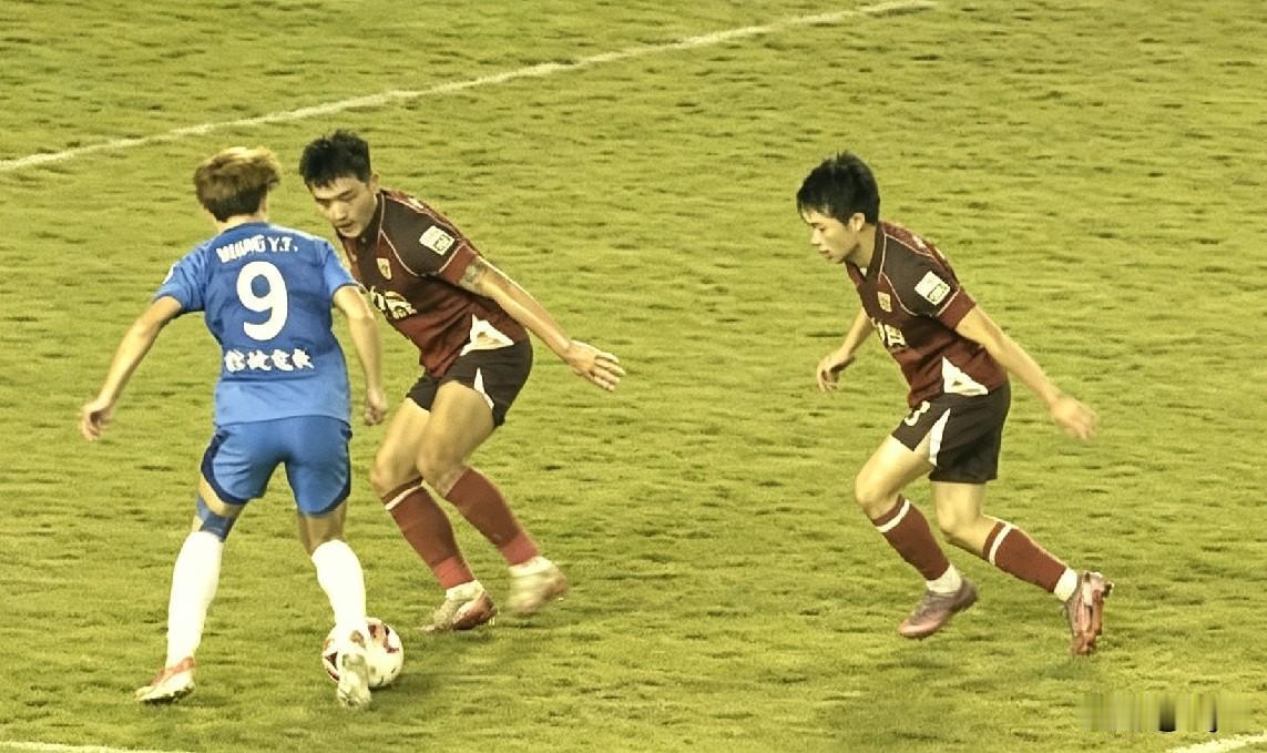 陕西联合还是输球了，今晚客场0:2不敌无锡吴钩。

上半场第38分钟，无锡吴钩队