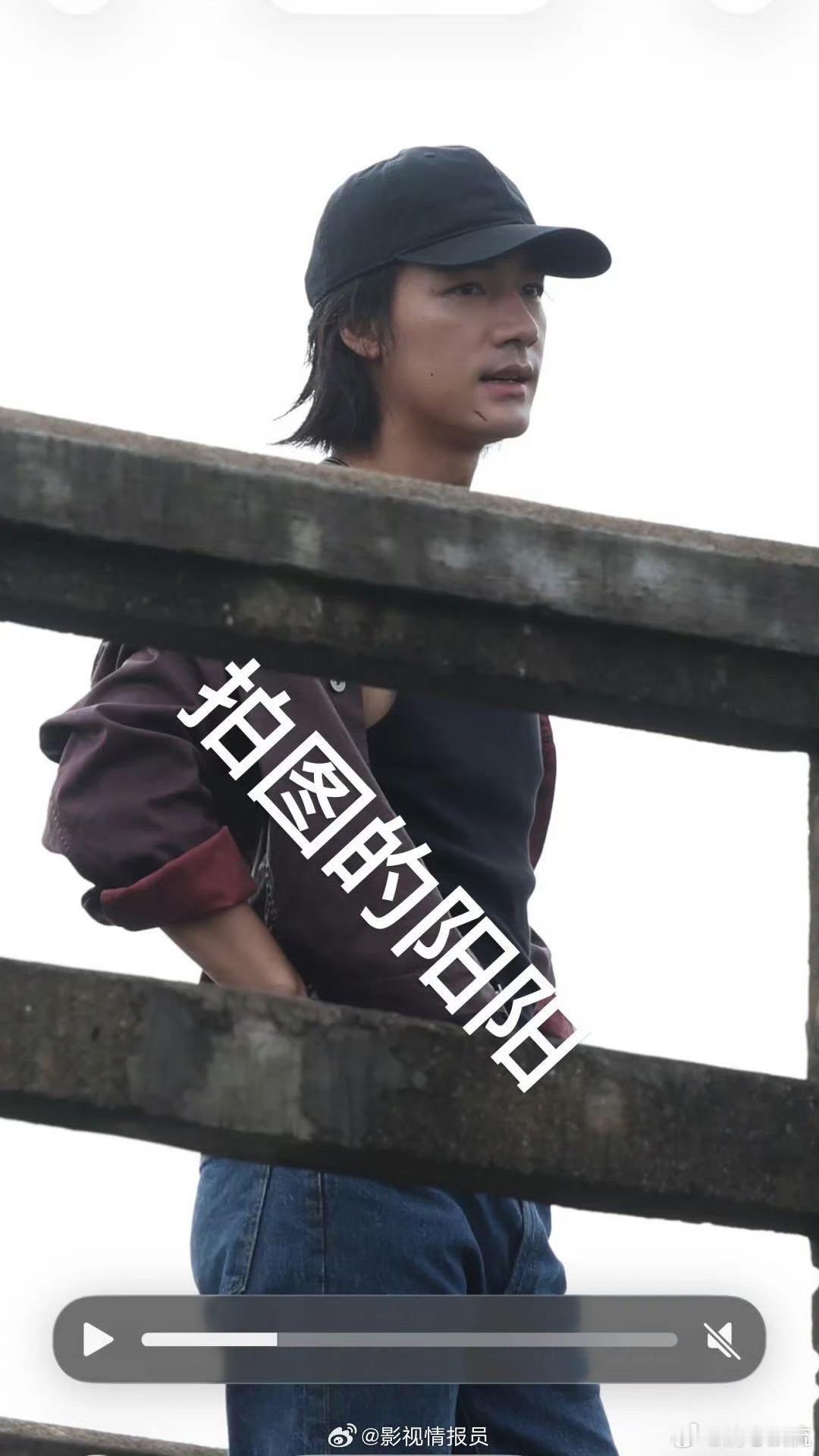 此沙 烈阳之上港风造型 市井江湖气息萦绕画面，藏着无数未揭开的剧情伏笔，此沙《烈
