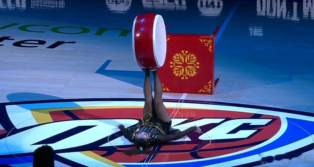 掘金vs雷霆nba季后赛 NBA中场表演环节中国杂技还真不少[笑cry] ​​​