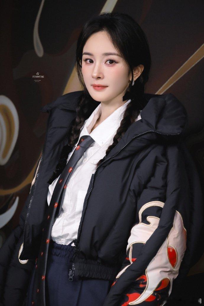 内娱真正的冻龄女神就是杨幂这样吧 感觉这么大了。。清纯感绝了 ​​​