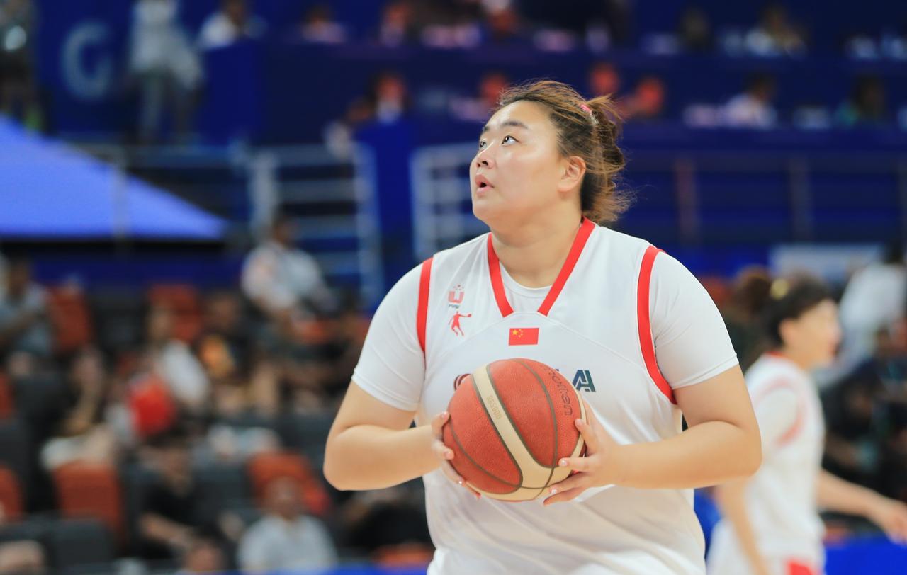 刘禹彤也太强了吧，现在终于入选中国女篮了，在刘禹彤的带领下，中国女篮热身赛中85