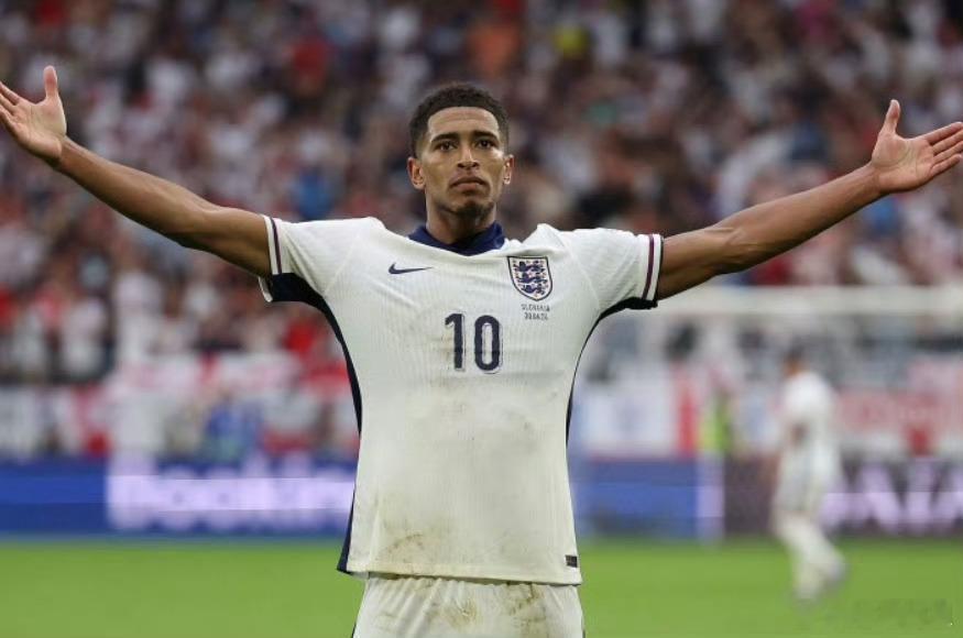 前苏格兰主帅戈登·斯特拉坎日前接受《电讯报》采访，并谈到了贝林厄姆。英格兰主帅图