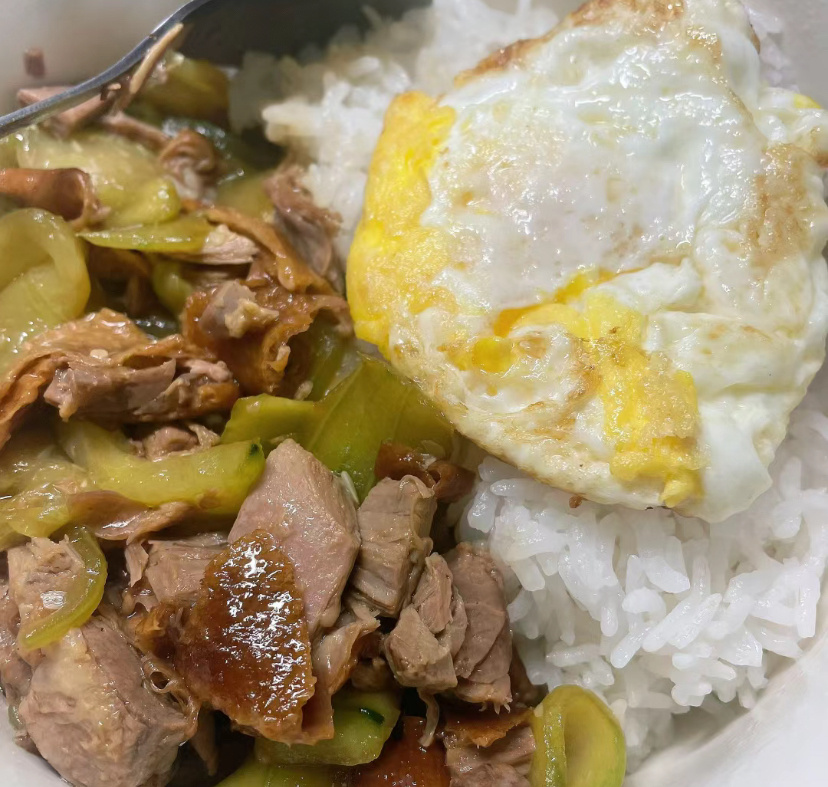 自己做饭一年把自己吃得营养不良 ​​​