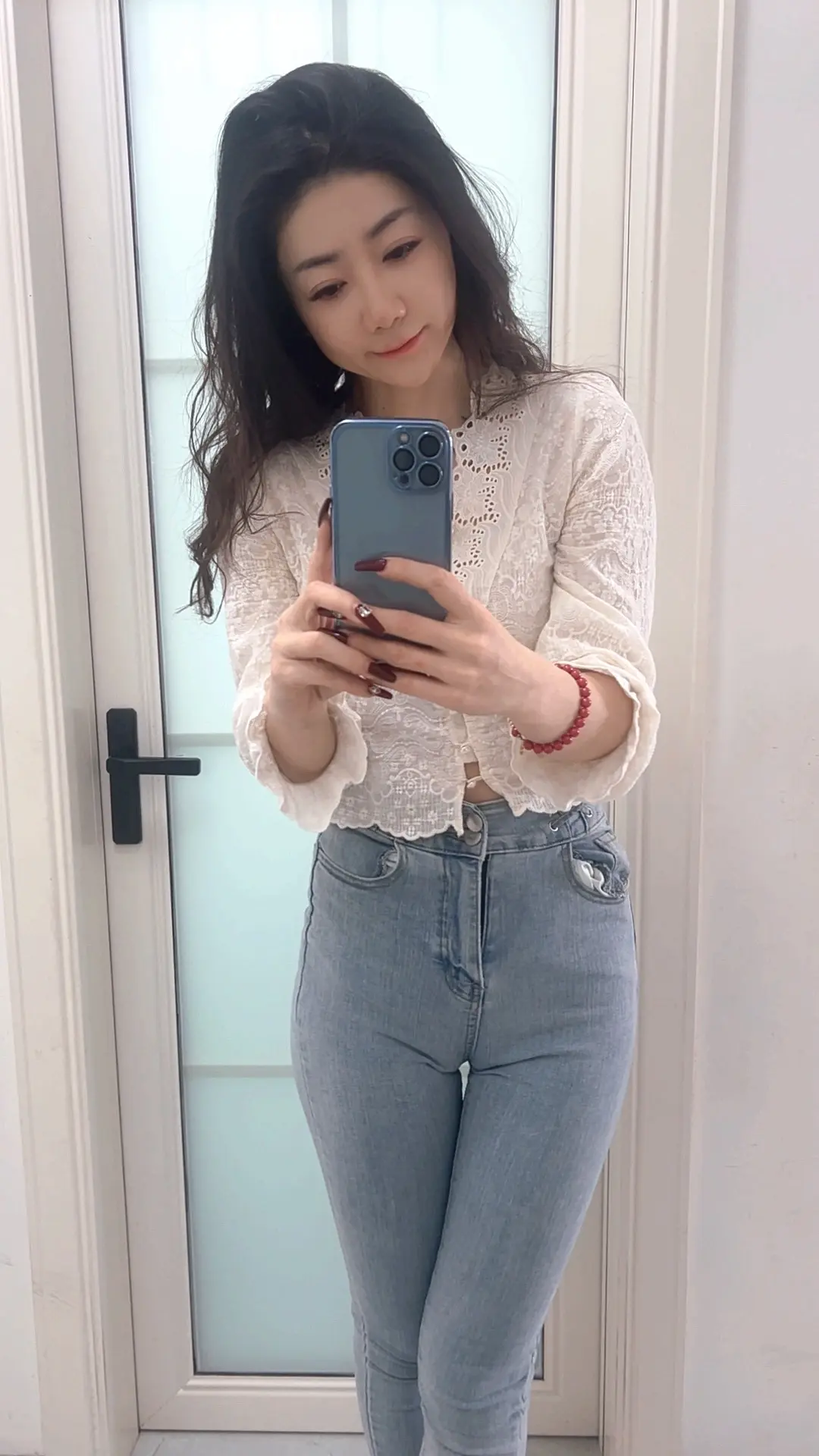 好听的歌都需要会员，爱你的人都需要花钱，如果爱情只需要几句甜言蜜语，那...