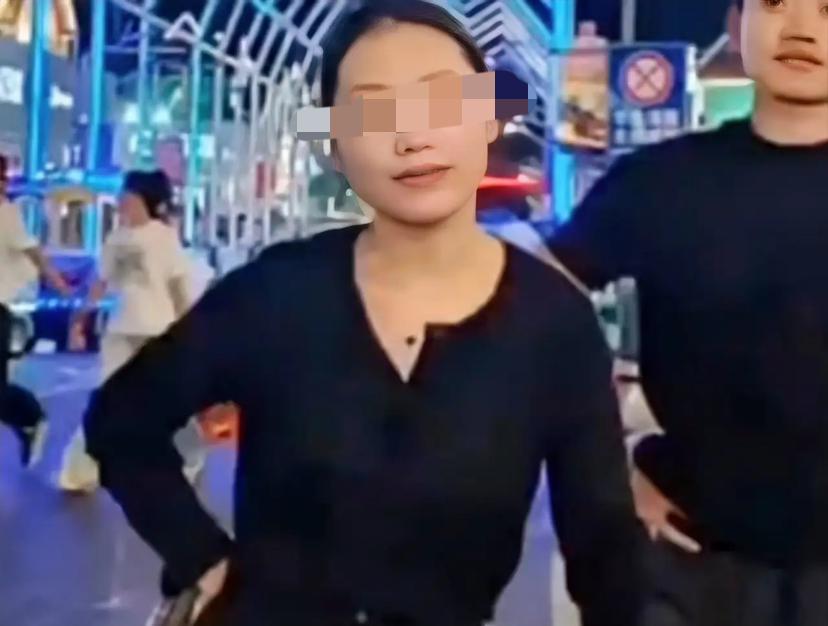 金毛得到了他应有的结果，
但别忘了，还有这位白小姐，
好久没有听到她的消息了，好