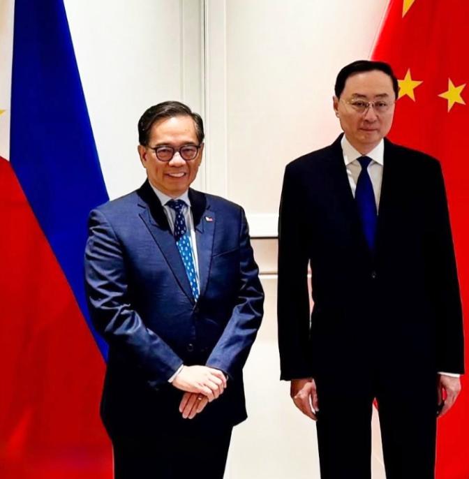 中国和菲律宾谈妥了。
 
当地时间3月28日，中国和菲律宾举行了对话，而重点便是