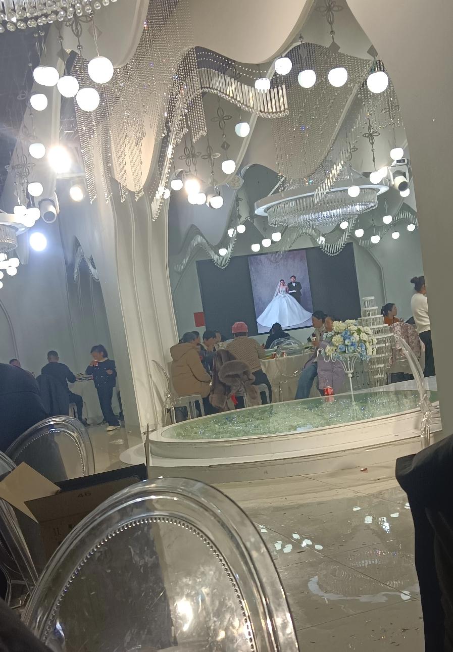 什么事情都是在不断变化着的。
人们没有先见之明，也不会预测到以后会发生什么、或者