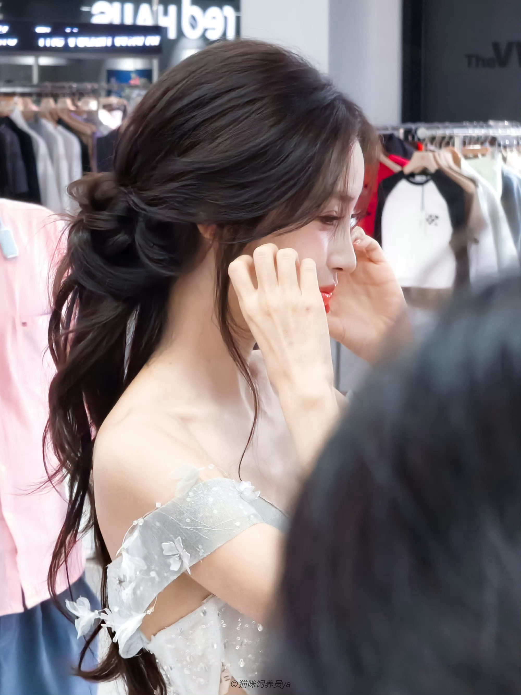 angelababy angelababy “晚风带着你的笑懵懵懂懂 有万分之一