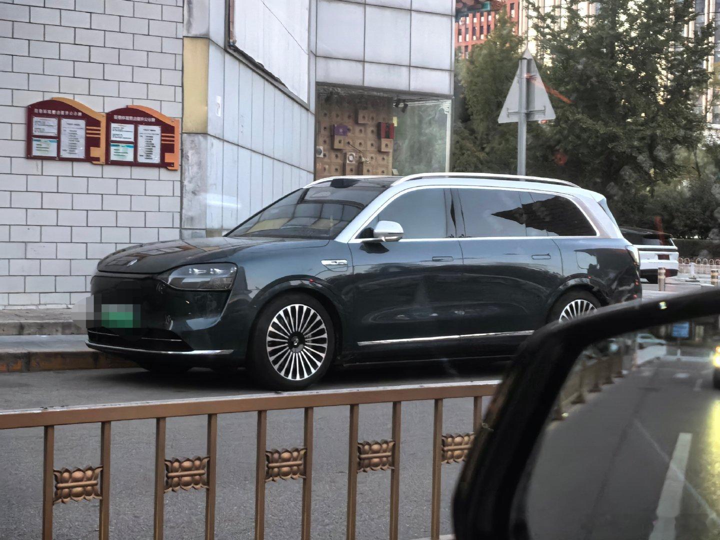 不得不说，北京的M9出镜率实在是太高了 ​​​