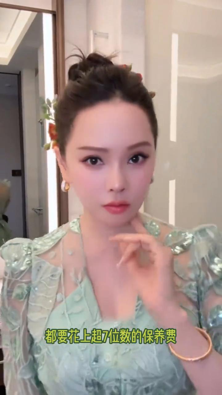 笑发财了。伊能静是真不把网友当外人，晒出自己的打针画面，自爆每年医美都要花上超7