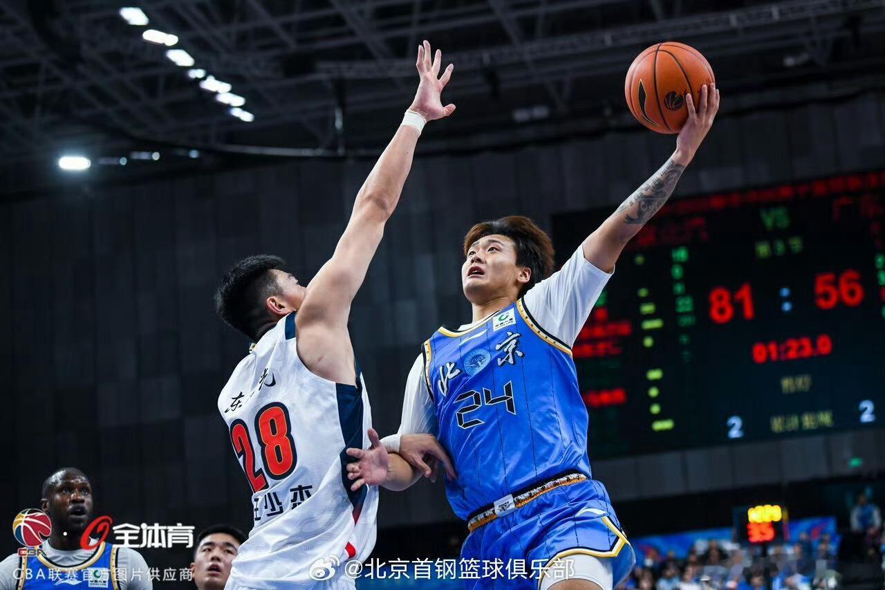 105:74！元旦京粤大战首钢大胜，这球看得够燃够爽！ 07号曾凡博回归即高光，