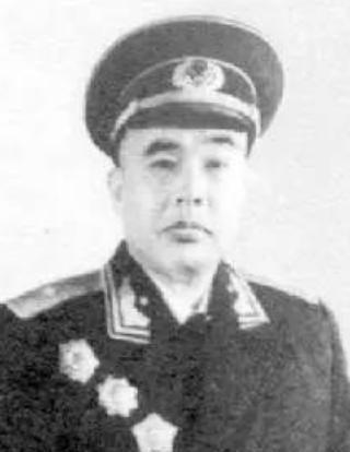 他是开国少将、海军航空兵首任政委，病逝后为何被定性为自杀，这背后究竟有何隐情？